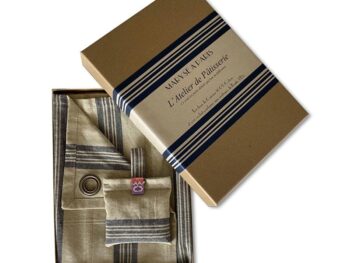 l'ATELIER DE PATISSERIE - BLEU ARDOISE - Torchon et Sachet Parfumé - Parfum : Fruits d'été